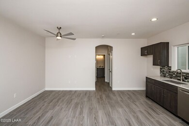 2080SwansonAve_10