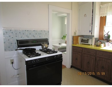 56 Edgecliff Rd unit 1, Watertown, MA 02472 - photo 3