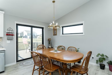 179 Stonelake Dr SE, Rochester, MN 55904 - photo 7