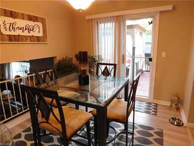 714 Oakwood Ave, Sheffield Lake, OH 44054 - photo 3