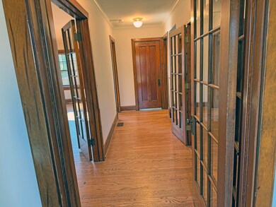 366 E Wisconsin Ave, Lake Forest, IL 60045 - photo 2