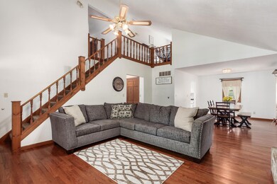 b_-_4545_Woodland_Rd_-_009