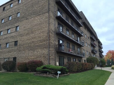 960 S River Rd unit 304, Des Plaines, IL 60016 - photo 3