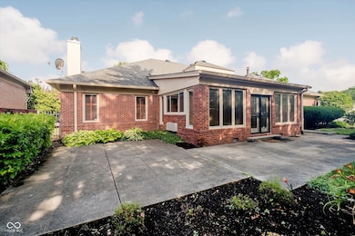 8649 Cricket Tree Ln, Indianapolis, IN 46260 - photo 5