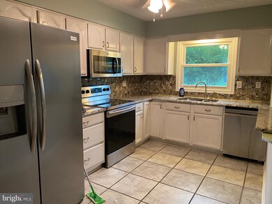 9291 Windsor Dr, La Plata, MD 20646 - photo 7