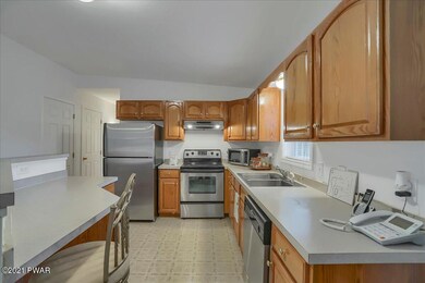 116 Bayberry Dr, Dingmans Ferry, PA 18328 - photo 4