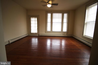 254 S Railroad Ave, New Holland, PA 17557 - photo 2