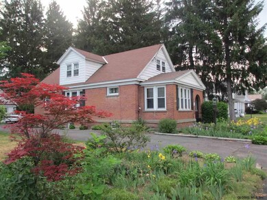 962 Adams St, Schenectady, NY 12306 - photo 2