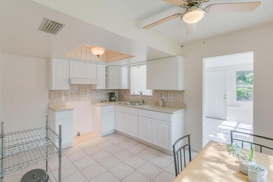 12_4687Byron6870_mls