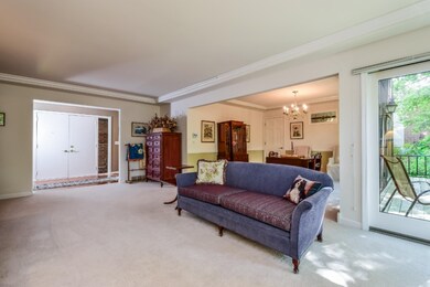 007-Living_Room-4384044-medium