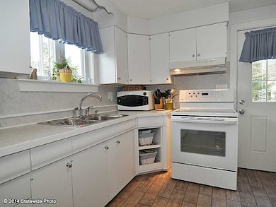 59 Birch Rd, Wakefield, RI 02879 - photo 5