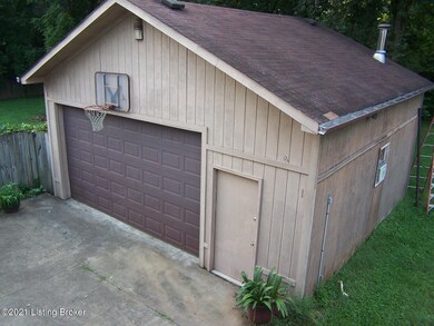 8509 Roseborough Rd, Louisville, KY 40228 - photo 5