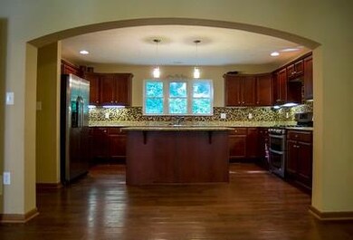 gorgeous granite kitchen!