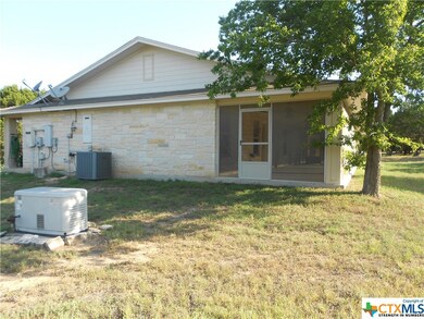 951 Bluestem Dr, Copperas Cove, TX 76522 - photo 4