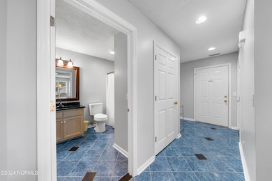 3030MarshWindsCircle205-4