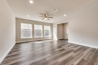 610 S Garrett Ave, Ennis, TX 75119 - photo 5