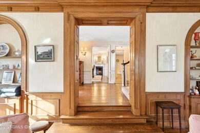 06 View thru foyer