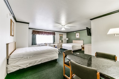 This unit accommodates two queen-size beds.
