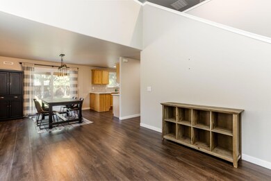 5-web-or-mls-2033 NW Joshua Tree Court-5