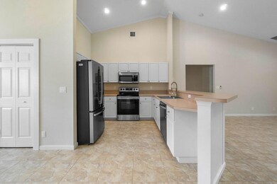 12574 Shoreline Dr, Wellington, FL 33414 - photo 5
