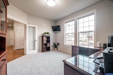 2104 NE Evergreen Ave, Albany, OR 97321 - photo 6