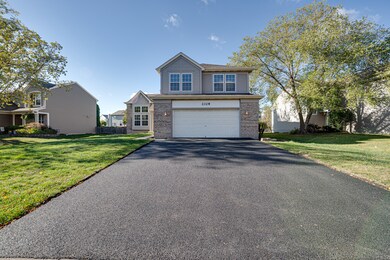 2328 Lexington Ln, Naperville, IL 60540 - photo 2