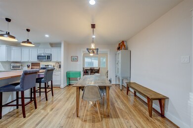 1054 W 43rd St, Houston, TX 77018 - photo 7