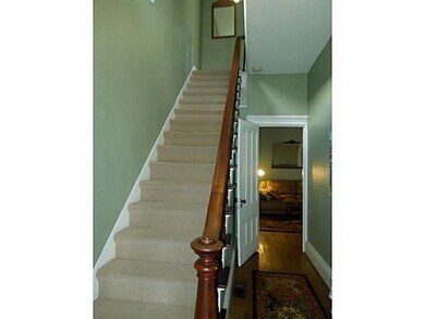 Foyer The height of this elegant foyer is impressi