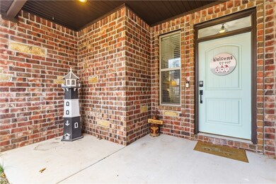 Welcoming covered front porch space, plenty of roo