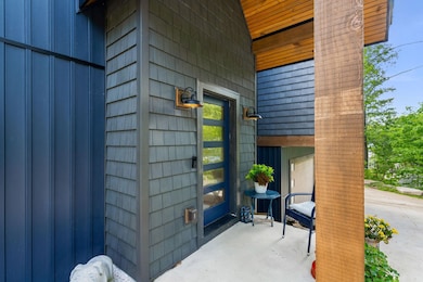 122 Valley St, Laconia, NH 03246 - photo 2