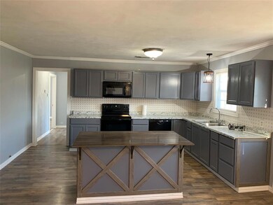 1103 Williams Ave, Cleburne, TX 76033 - photo 6