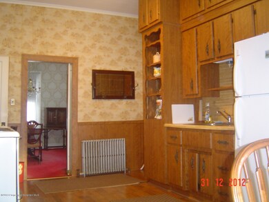 219 S Main St, Archbald, PA 18403 - photo 4