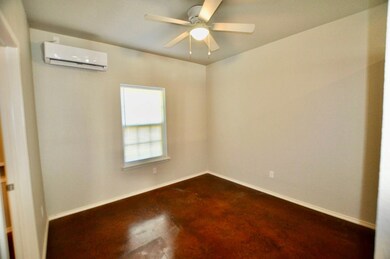 215 Price Ln unit 10, Weatherford, TX 76085 - photo 6