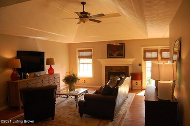 398 Highland Springs Dr, Mount Washington, KY 40047 - photo 4