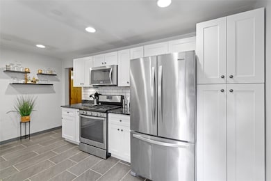 108 W Marshall Dr, Pittsburgh, PA 15215 - photo 6