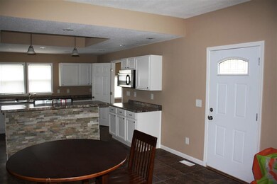 2104 N Fillmore St, Davenport, IA 52804 - photo 7