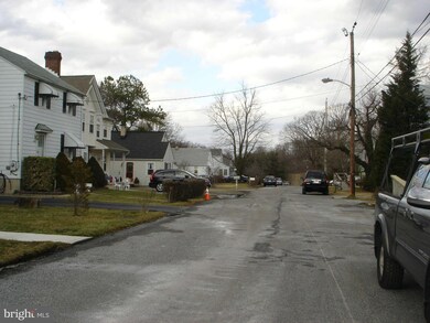 8704 Eddington Rd, Parkville, MD 21234 - photo 6