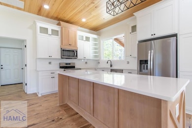 Chef’s Kitchen with Quartz Island