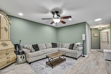 6395 Pinestand Ct (4 of 25)