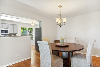 292 Manor Dr unit 6A, Buffalo Grove, IL 60089 - photo 6