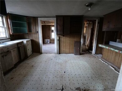 614 Armfield St, Statesville, NC 28677 - photo 3