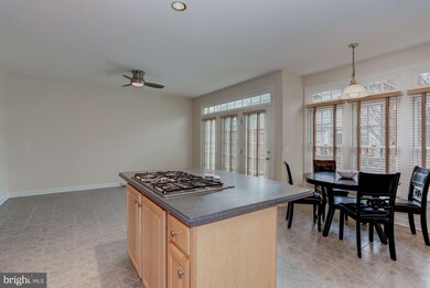 8031 Kidwell Hill Ct, Vienna, VA 22182 - photo 7