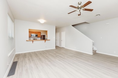 212 Sandstone Dr unit H, Jarrell, TX 76537 - photo 4