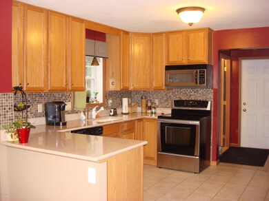 193 Hawthorne Dr, Milford, PA 18337 - photo 4