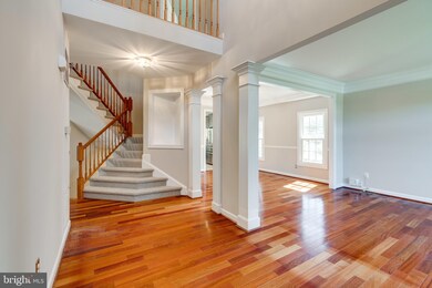 8886 Crosspointe Glen Way, Lorton, VA 22079 - photo 2