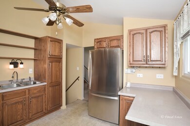 361 Delaware St, Carpentersville, IL 60110 - photo 5