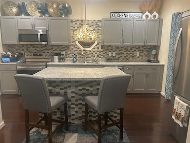 eat in kitchen
