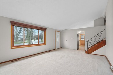 210 E Benton St, Oswego, IL 60543 - photo 4