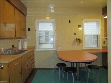 1st Floor unit eat in Kitchen