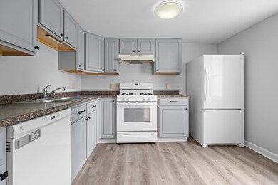 54 Chandler St, Nashua, NH 03064 - photo 6